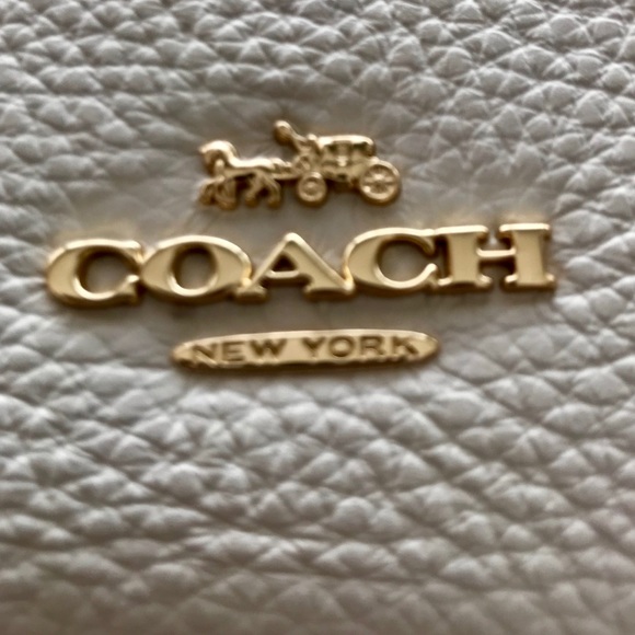 🔥$295 COACH Pebble Leather Chained Crossbody NWT - Picture 5 of 7